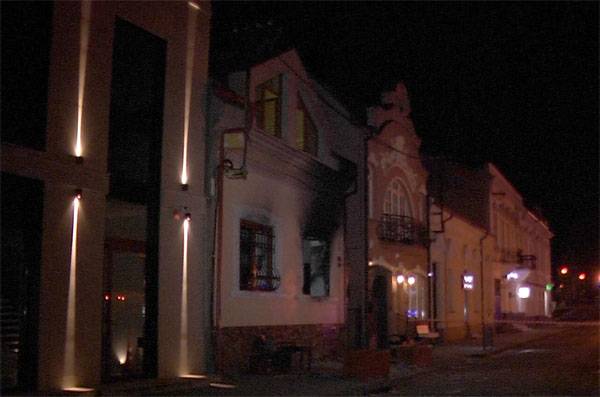 В Ужгороде (Украина) вновь подожгли здание Союза венгров Закарпатья