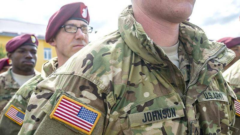Военнослужащим США в Южной Корее разрешили не бриться и носить серьги