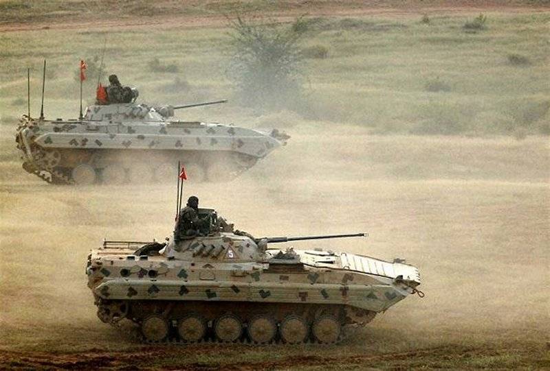 Армия Индии заказала полторы сотни БМП Sarath (БМП-2)