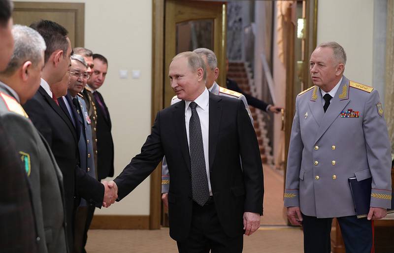 Путин поблагодарил «всех наших воинов» за участие в сирийской кампании