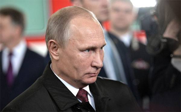 Владимир Путин вручит в Кремле звезду Героя России семье Романа Филипова