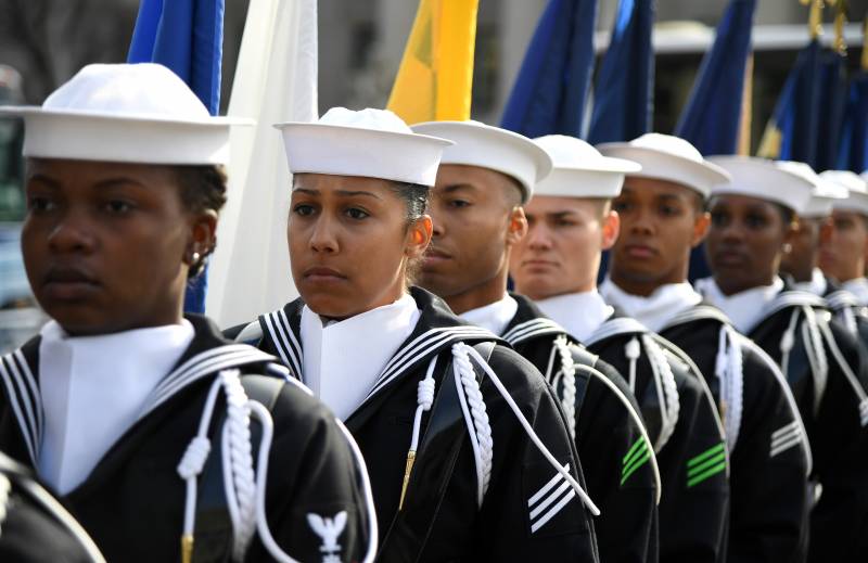 Трех офицеров ВМС США уволили после инцидента с «нудистом»