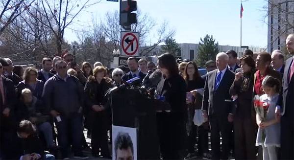 В Вашингтоне открыли площадь Бориса Немцова перед посольством России