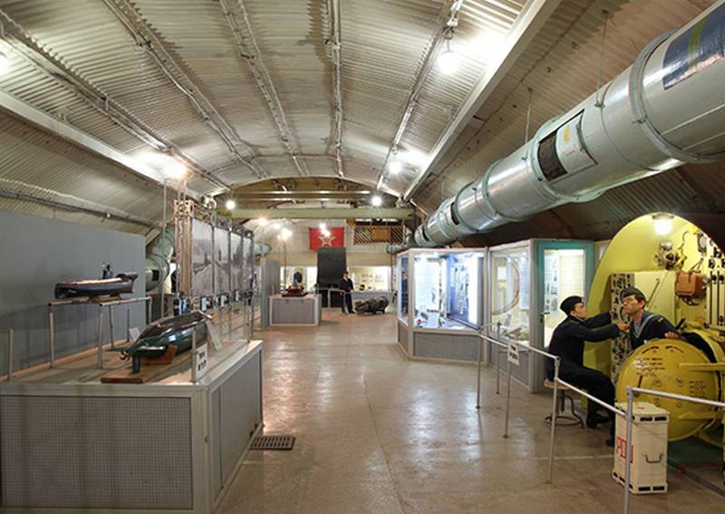 В Музее фортификационных сооружений ЧФ открылась выставка, посвященная героям-подводникам