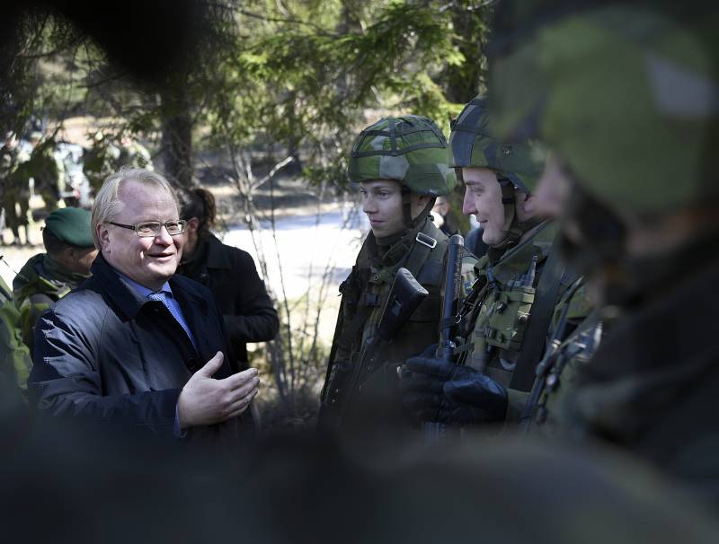 Швеция готова участвовать в миротворческой миссии на Украине