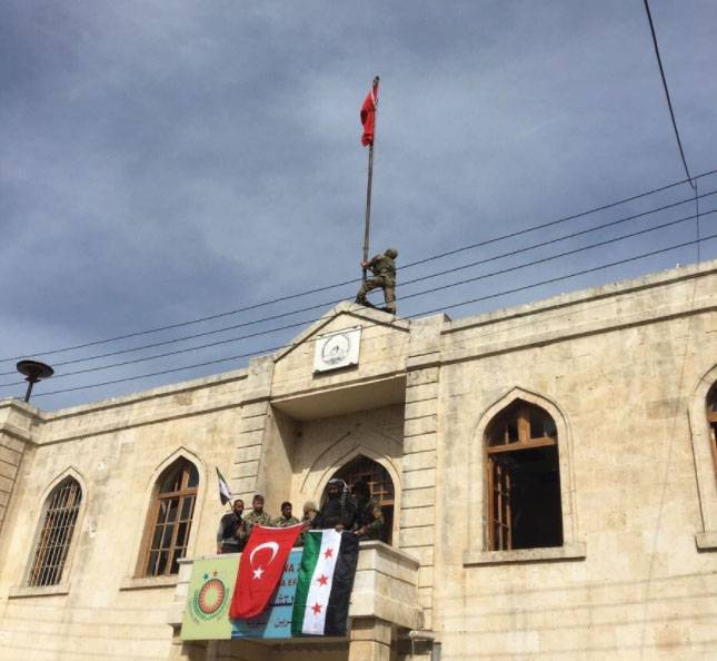 Над Африном поднят турецкий флаг