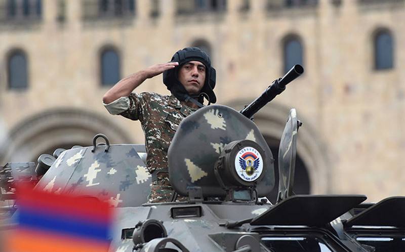Минобороны Армении: несмотря на угрозу санкций продолжим сотрудничество с Россией