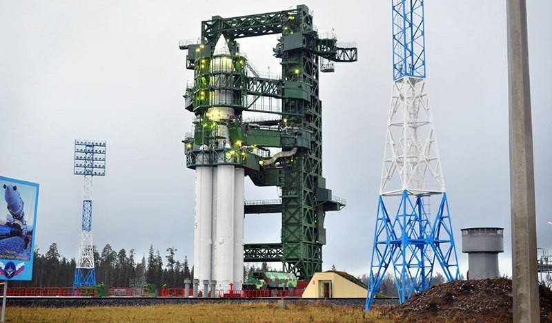 "Роскосмос" потратит на эскиз сверхтяжелой ракеты свыше 1,5 млрд. рублей