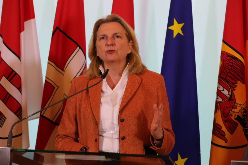 МИД Австрии обвинил Лондон в продавливании вопроса о высылки российских дипломатов