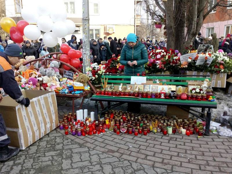 Новые подробности жуткой трагедии в кемеровском торговом центре
