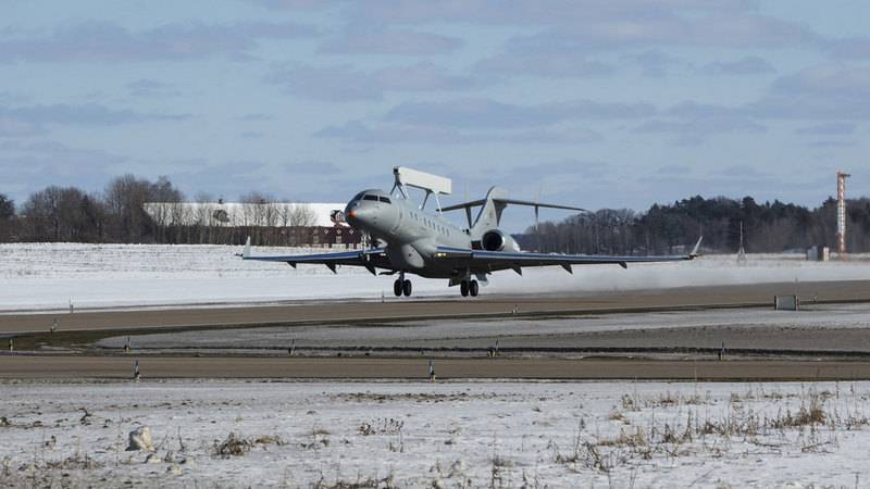 Новый шведский самолет-разведчик совершил первый полет