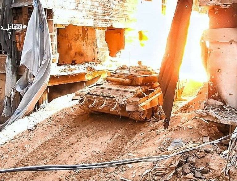 «Бульдозер-монстр» и свежий Т-72АВ замечены в боях под Дамаском