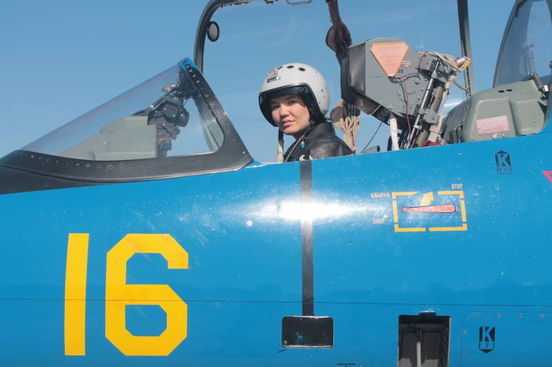 В ВВС Казахстана появилась первая женщина-летчик