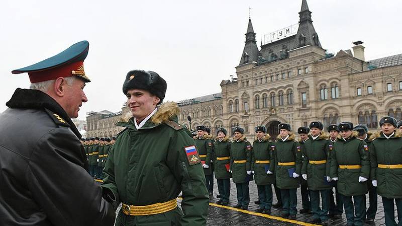 Вместо пяти – четыре. МО РФ на год сократило программу подготовки пехотных офицеров