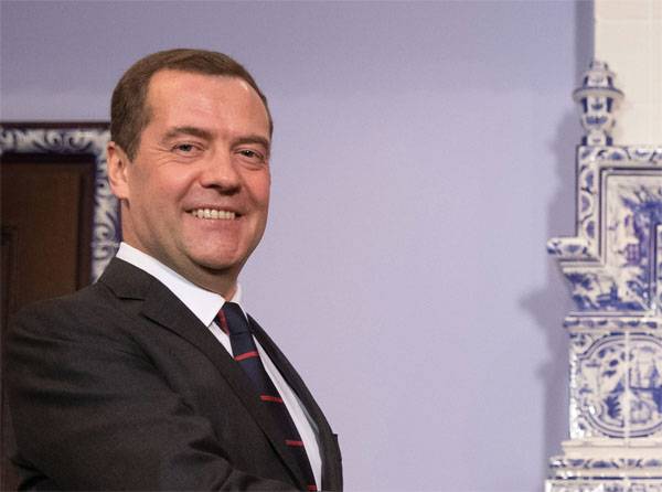 Медведев снова премьер. Голосование состоялось