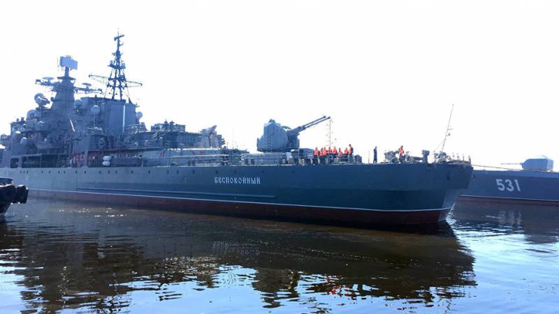 К месту «музейной» стоянки: эсминец «Беспокойный» отбуксирован в Кронштадт