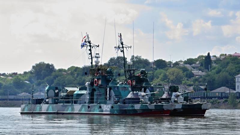 Бронекатера Каспийской флотилии переброшены в Керчь