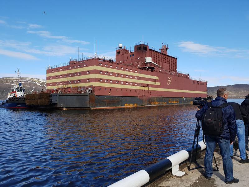 Первый этап пройден. Плавучий энергоблок "Академик Ломоносов" прибыл в Мурманск