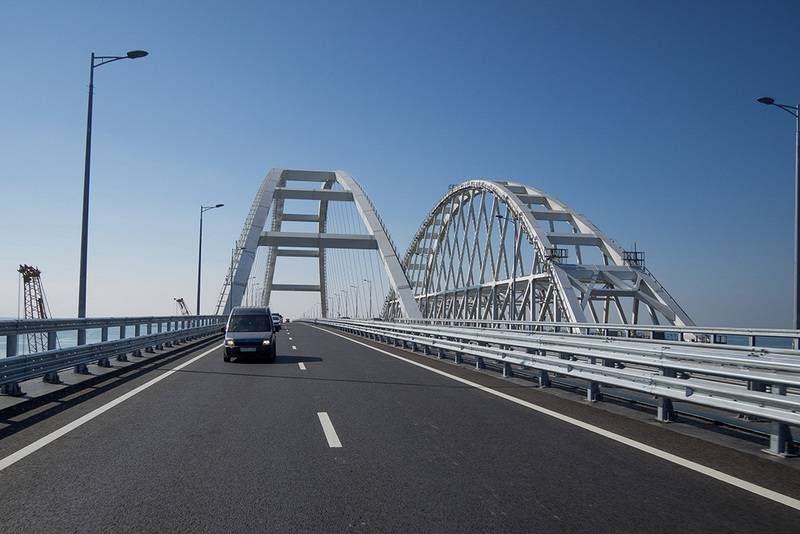 И с моря и с воздуха. Военные эксперты рассказали о защите Крымского моста