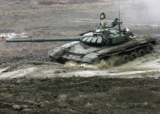 В Западном округе приступили к испытаниям модернизированных танков и БМП