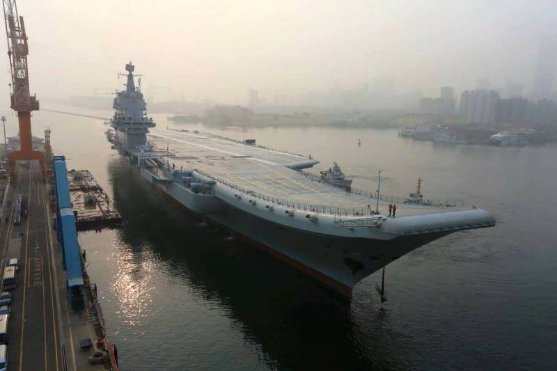 Новый китайский авианосец вышел в море