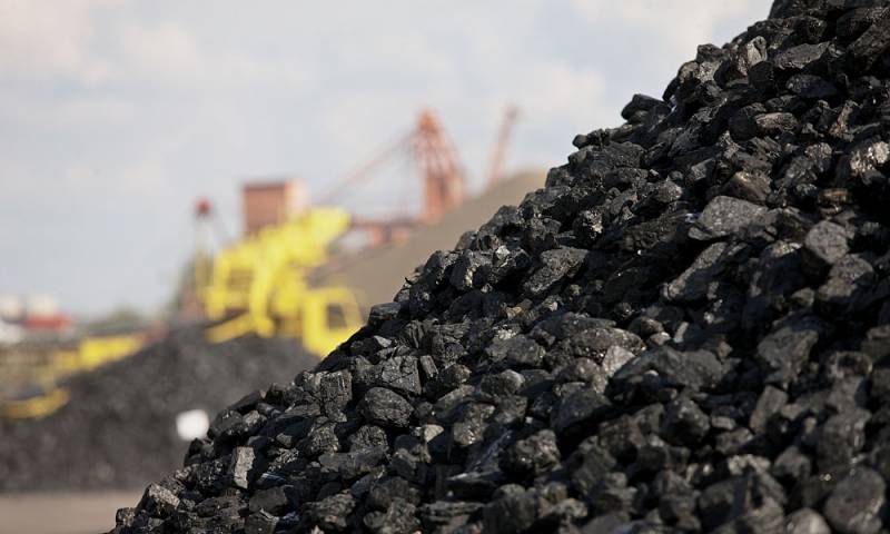 Ни дня без зрады. Украина закупила в 180 раз больше угля, чем продала
