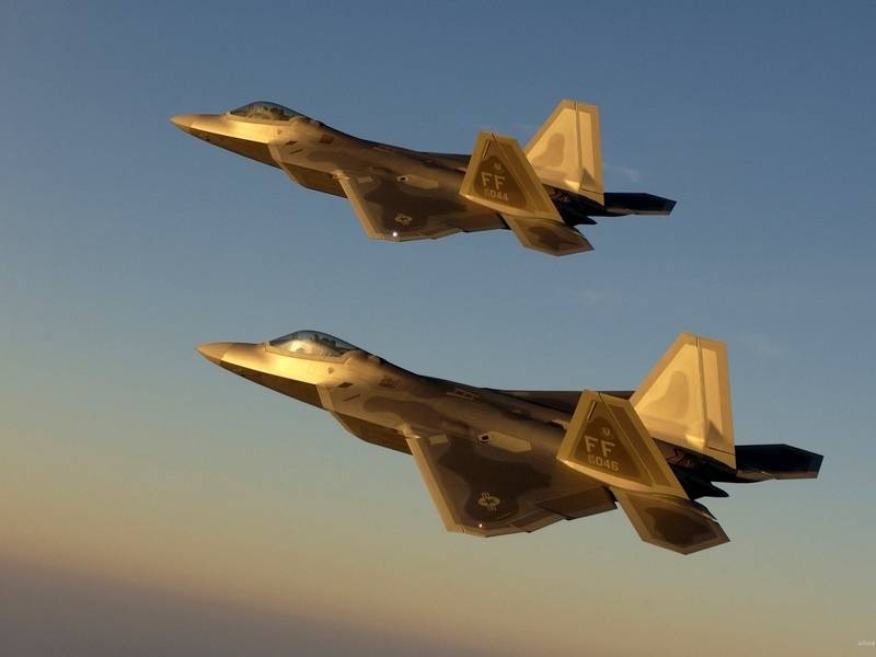 США перебрасывает на Окинаву новейшие F-22 Raptor