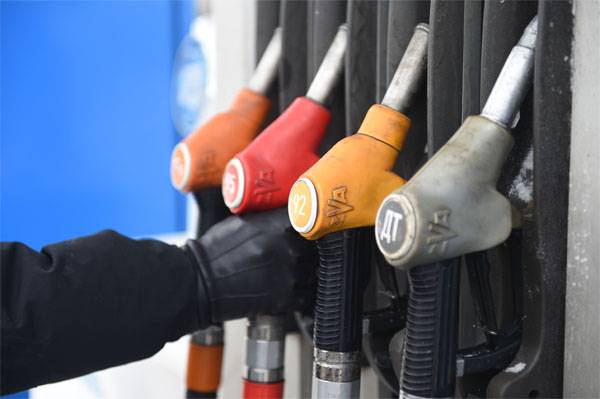В правительстве наконец-то заметили резкий рост цен на бензин. Предлагаемые меры
