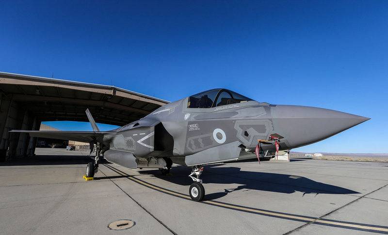 Британская пресса: Всепогодный F-35 в непогоду не летает