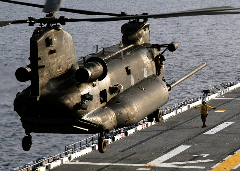  CH-47 Chinook velocidad. Motor. Dimensiones. Historia. rango de vuelo