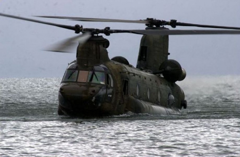  CH-47 Chinook Vitesse. Moteur. Dimensions. Histoire. Gamme de vol