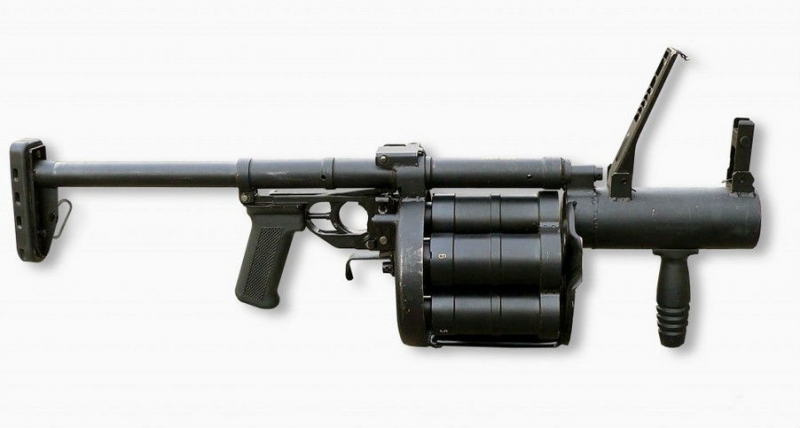  RG-6 "Gnomo" (6G30) - lanzagranadas revólver manual