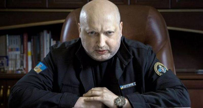 Турчинов предупредил о сосредоточении российских войск на границе Украины