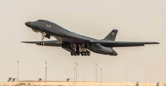 Как ВВС США стратегическим бомбардировщиком B-1B "опийный мак" талибов бомбили