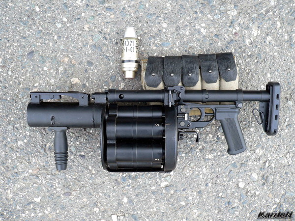  RG-6 "Gnôme" (6G30) - lance-grenades à revolver manuel