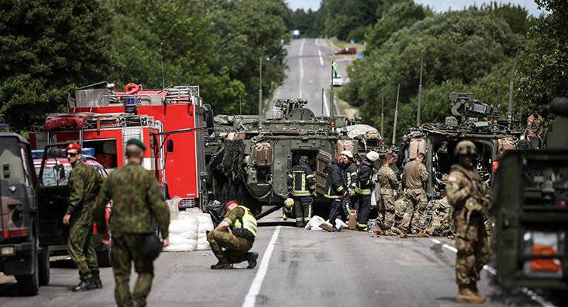 Тринадцать пострадавших. В Литве столкнулись американские броневики