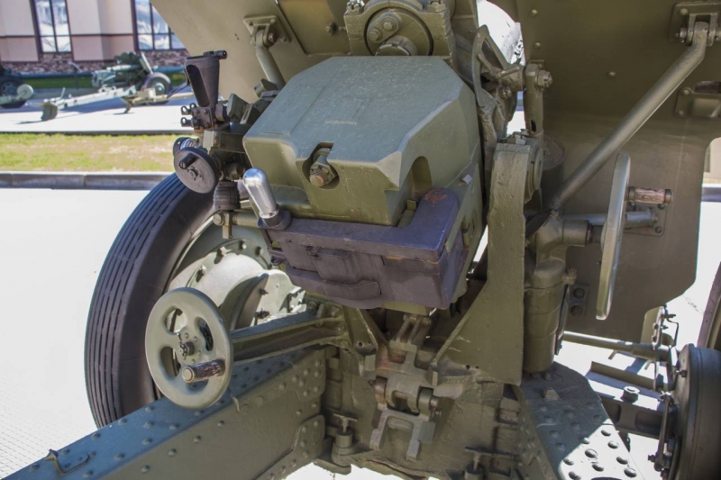 Artillery, large caliber: 122-mm M-30 howitzer sample 1938 of the year 