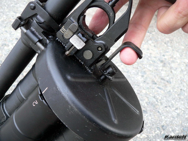  RG-6 "Gnôme" (6G30) - lance-grenades à revolver manuel