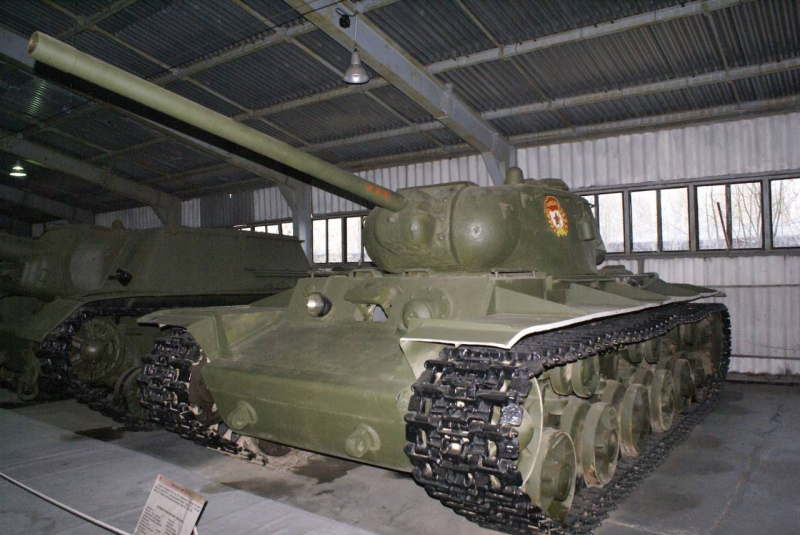 胜利的武器. 坦克 IS-2: 外面和里面 