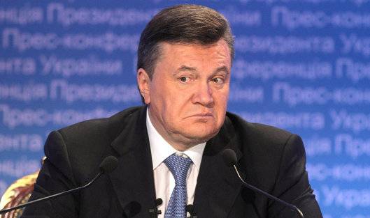 Чудны дела: Порошенко в Конституционном суде оспаривает лишение Януковича статуса президента