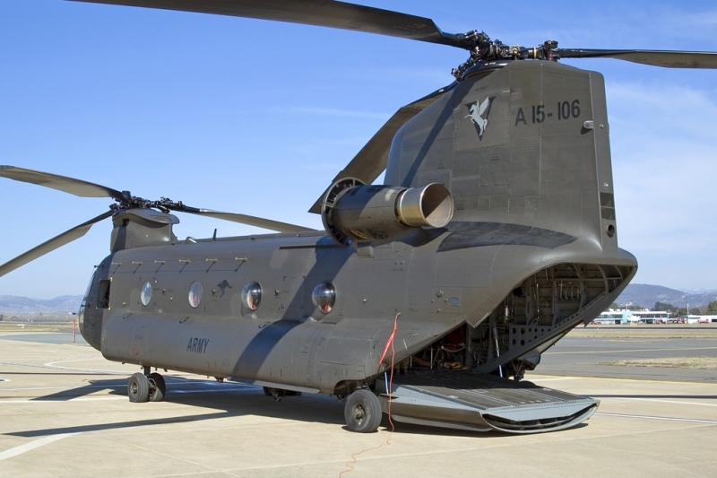  CH-47 Chinook Vitesse. Moteur. Dimensions. Histoire. Gamme de vol