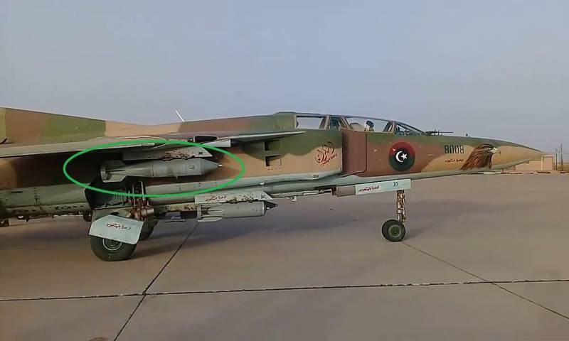 Ливийская армия показала МиГ-23 с мощными бомбами