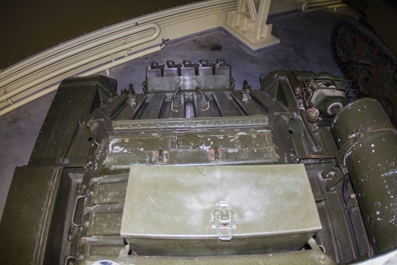 Рассказы об оружии. Пехотный танк Mk.III «Валентайн» снаружи и внутри