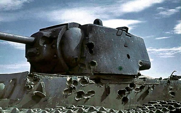  Tanque KV-1 Motor. El peso. Dimensiones. Armadura. Historia