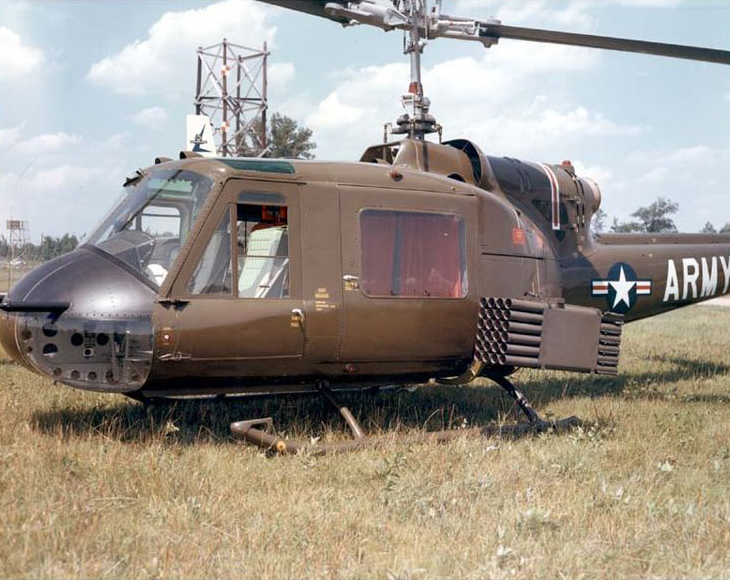  Белл UH-1 Ирокез Вооружение. Скорость. Размеры. Двигатель