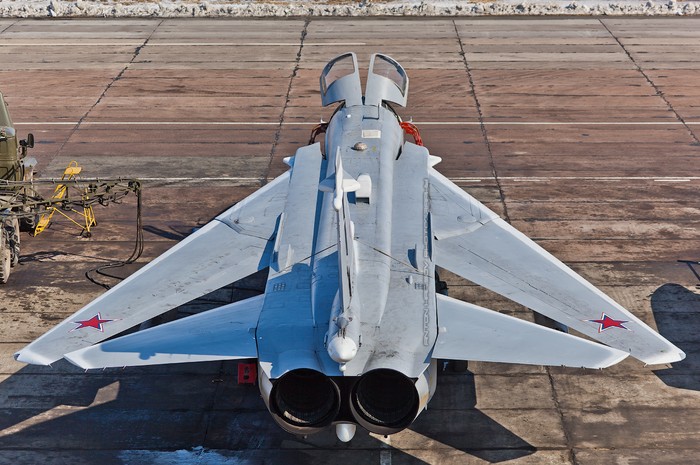  Dimensiones del Su-24M. Motor. El peso. Historia. rango de vuelo. techo práctico