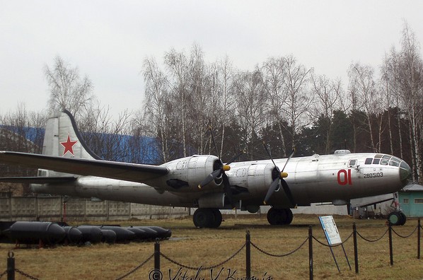  Tu-4 Dimensions. Engine. The weight. story. Range of flight. Service ceiling