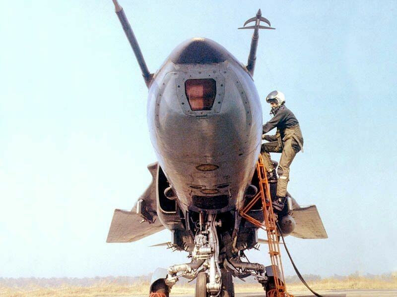  Dimensions MiG-27. Moteur. Le poids. Histoire. Gamme de vol. plafond pratique