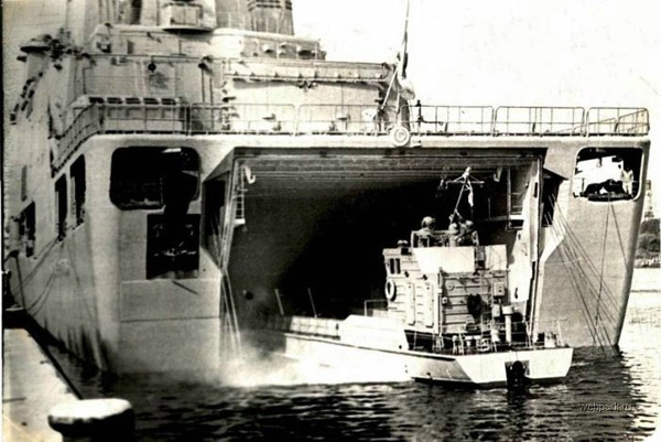 
		БДК типа «Иван Рогов» - большой десантный корабль