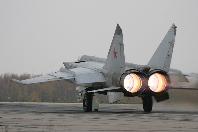  MiG-31 Dimensions. Engine. The weight. story. Range of flight. Service ceiling